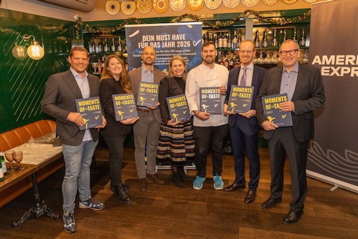 https://www.apa-fotoservice.at/galerie/39631 v.l.n.r.: Michael
Dvoracek (Vertreter von Moments of Taste), Elena Vacano (GF House of
Viva), Max Brzobohaty (American Express), DI (FH) Angelika
Strasser-Edhofer (das Markthof & Marktsalon), Nicolas Engel (Opus by
Nicolas Engel), Klemens Brugner (American Express), Franz Bernthaler
(Vertreter von Moments of Taste)