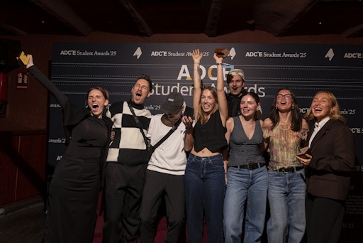 Vorschau Bild von So sehen kreative Champions aus: Studierende der FH Salzburg
feiern sieben Medaillen und den Young Star Award.