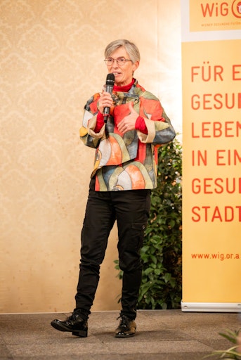 Vorschau Bild von Trainerin Brigitte Weber spricht über ihre Erfahrungen aus 15
Jahren bei der „Bewegten Apotheke“.