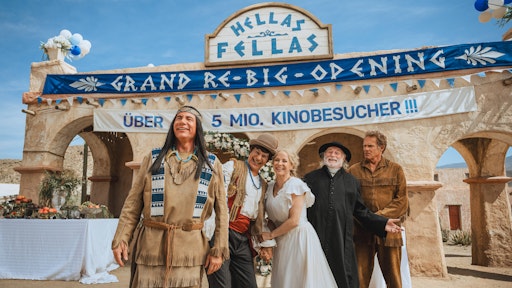 DAS KANU DES MANITU, Regie: Michael Bully Herbig; mit Christian
Tramitz, Rick Kavanian und Jasmin Schwiers; Kinostart 14. August
2025. // Weiterer Text über ots und www.presseportal.de/nr/12946 /
Die Verwendung dieses Bildes für redaktionelle Zwecke ist unter
Beachtung aller mitgeteilten Nutzungsbedingungen zulässig und dann
auch honorarfrei. Veröffentlichung ausschließlich mit
Bildrechte-Hinweis.