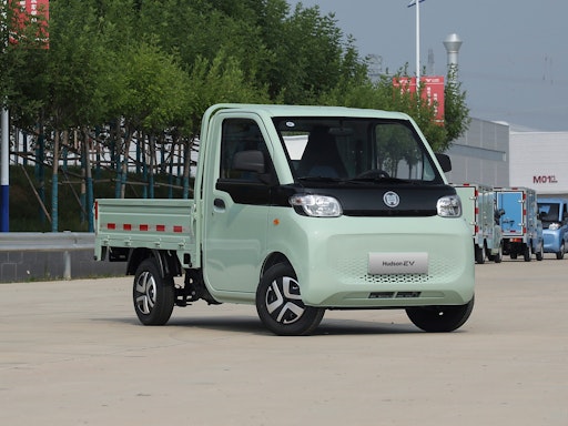  Der Elektro-Kleintransporter Hudson eBuddy ist bereits ab 14.900
€ (exkl. USt., empf. VP) in der Pritschen-Variante in Europa
erhältlich.