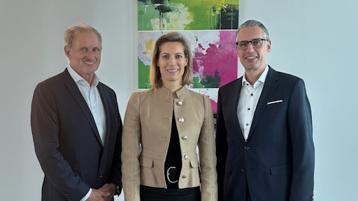 v.l.n.r.: KSV1870 Präsident Mag. Dr. Roland Wernik, KSV1870
Vizepräsidentin Mag. Dr. Valerie Hackl, KSV1870 Vizepräsident
FH-Prof. Priv.-Doz. Dr. Dominik Engel