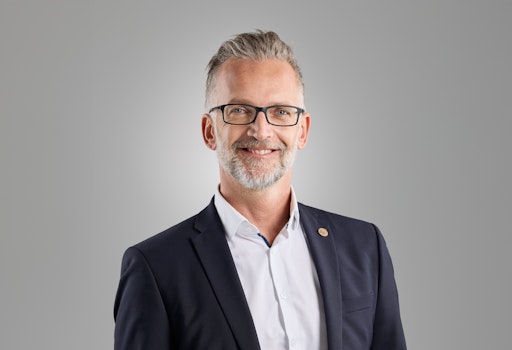 Vorschau Bild von Christian Razenberger folgt auf Andreas Reisinger als Leiter
Exklusiv-Vertrieb Oberösterreich.