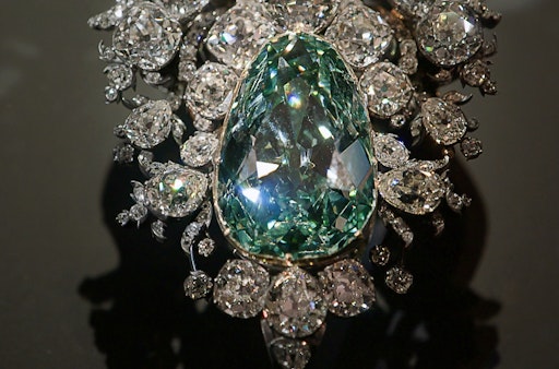 Der Dokumentarfilm "Diamanten - Mythos und Marketing" ab dem 20.
Dezember auf arte.tv und auf ARTE. Honorarfreie Verwendung nur im
Zusammenhang mit genannter Sendung und bei folgender Nennung "Bild:
Sendeanstalt/Copyright". Andere Verwendungen nur nach vorheriger
Absprache: ARTE-Bildredaktion, Silke Wölk Tel.: +33 3 90 14 22 25,
E-Mail: bildredaktion@arte.tv // Weiterer Text über ots und
www.presseportal.de/nr/9021 / Die Verwendung dieses Bildes für
redaktionelle Zwecke ist unter Beachtung aller mitgeteilten
Nutzungsbedingungen zulässig und dann auch honorarfrei.
Veröffentlichung ausschließlich mit Bildrechte-Hinweis.