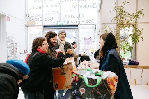 Vorschau Bild von Die SOS Balkanroute feierte in der Brunnenpassage einen großen
Erfolg: Mit 450 gesammelten Hilfsgütern wurde ein neuer Wien-Rekord
erreicht.