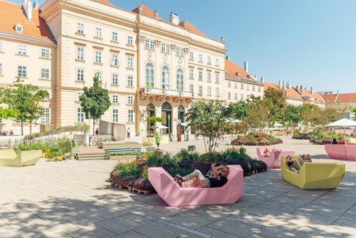 Symbolbild Punschkrapferlrosa und Sodazitrongelb