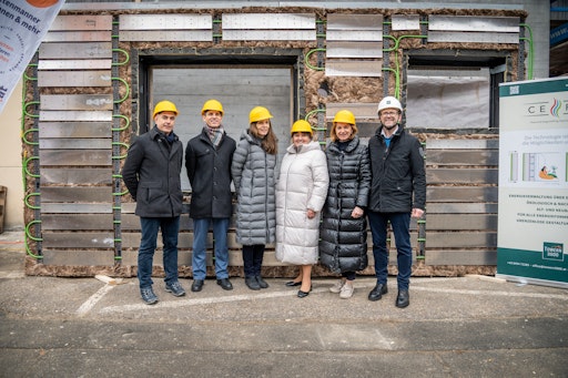 Gruppenfoto der Ehrengäste der heutigen Baustellenbegehung