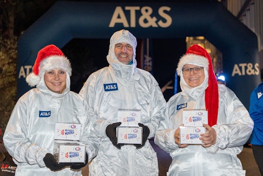 Voller Erfolg: In den Spendenboxen landeten an diesem Abend 5.200
Euro