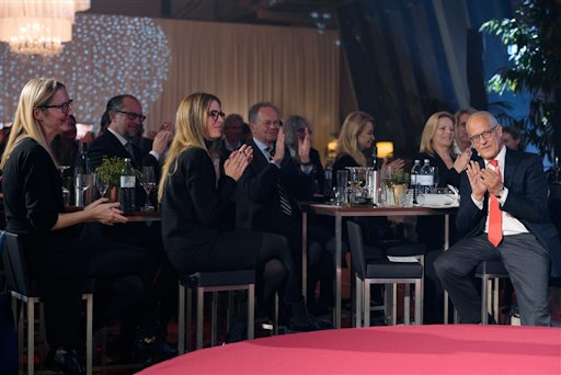 Vorschau Bild von Im Publikum EFI-Präsident Alexander Schallenberg (2. v.li.) und
der Aufsichtsratschef der ERSTE Stiftung Andreas Treichl (5. v.
li.).