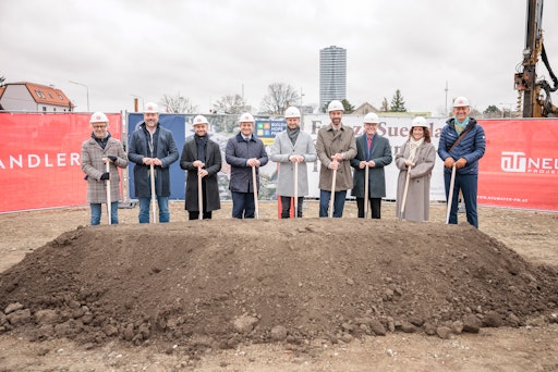 Vorschau Bild von Feierlicher Spatenstich für das neue ICSV Gebäude. Von links nach
rechts: Christian Ambos von Franz&Sue, Markus Neumayer von Neumayer
Projektmanagement, Bezirksrat Ismail Al-Hashimy,
ICSV-Vorstandsvorsitzender Marin Kalinov, Michael Schranz und
Michael Stadler von Handler Bau, Schuldirektor Siebert J. Myburgh,
Nina Hochleitner, QM für den 22. Bezirk Bildungsdirektion Wien, und
Markus Aszmann von Freikirchen in Österreich.
