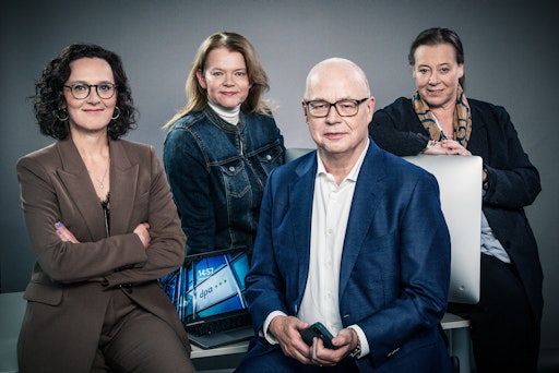 Vorschau Bild von Die Chefredaktion der dpa (vlnr): Astrid Maier (Stellvertreterin
des Chefredakteurs und Chefin Strategie), Silke Brüggemeier
(Stellvertretende Chefredakteurin und Chefin Visuelles), Sven
Gösmann (Chefredakteur), Jutta Steinhoff (Stellvertretende
Chefredakteurin und Chefin Netz) // Weiterer Text über ots und
www.presseportal.de/nr/8218 / Die Verwendung dieses Bildes für
redaktionelle Zwecke ist unter Beachtung aller mitgeteilten
Nutzungsbedingungen zulässig und dann auch honorarfrei.
Veröffentlichung ausschließlich mit Bildrechte-Hinweis.