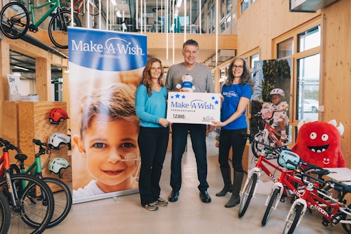 woom erfüllt Herzenswünsche und unterstützt Make-A-Wish