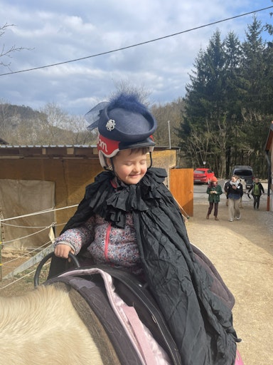 woom erfüllt Herzenswünsche und unterstützt Make-A-Wish