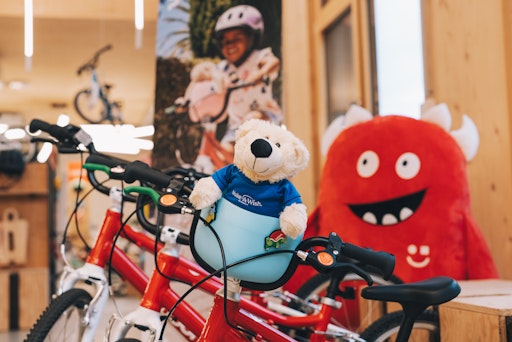 woom erfüllt Herzenswünsche und unterstützt Make-A-Wish