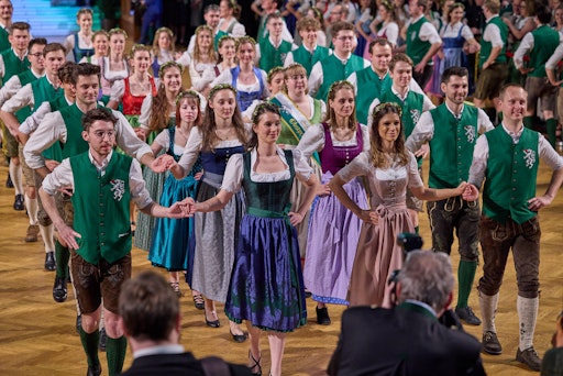 Der Einzug des Jungdamen- und Jungherrenkomitees beim Steirerball
2025