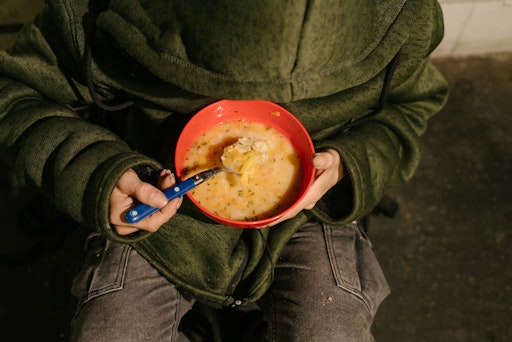 Vorschau Bild von Drei Hilft-Winteraktion sammelt Suppen für Menschen in Not.