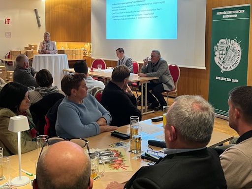 Die Bezirksbauernratskonferenzen sind das Stimmungsbarometer für
die Agrarpolitik in Niederösterreich.