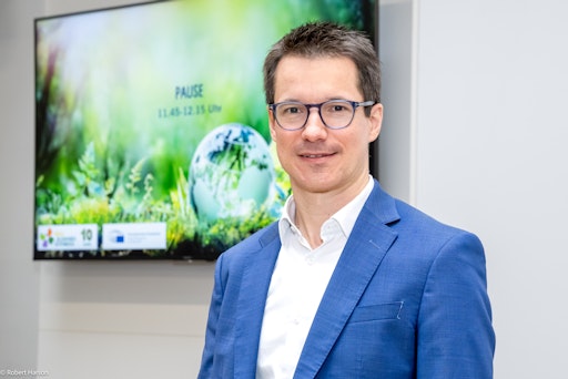 V.l.n.r.: Alexander Bernhuber (Mitglied des Europäischen
Parlaments), Sonia Petzold (Food for Biodiversity e.V.), Verena
Kraus (UNEP Finance Initiative), Sigrid Stagl (WU Wien), Robert
Nagele (Vorstand BILLA AG und Blühendes Österreich, Claudia Reiterer
(Moderatorin)