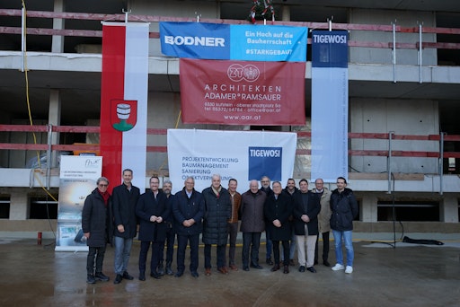 Die Verantwortlichen bei der Firstfeier.