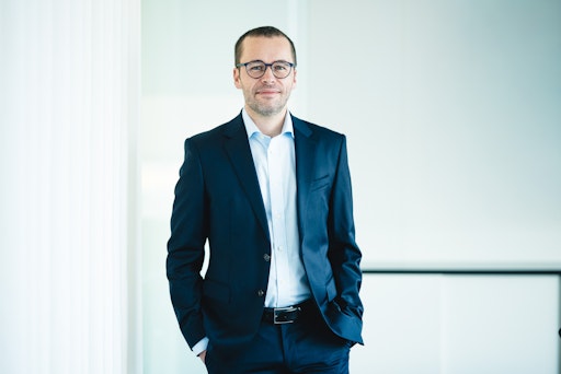 Matthias Krapf, Chefredakteur der Tiroler Tageszeitung, steigt im
Jänner 2026 zum Verlagsgeschäftsführer auf.