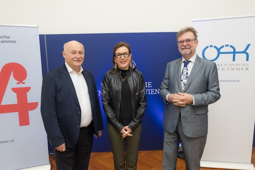 Bei einer Pressekonferenz am heutigen Dienstag, 16. Dezember
2025, sprachen Ursula Wiedermann-Schmidt (Medizinische Universität
Wien), Gerhard Kobinger (Österreichische Apothekerkammer) und Rudolf
Schmitzberger (Österreichische Ärztekammer) u.a. über den großen
Aufholbedarf bei Durchimpfungsraten.