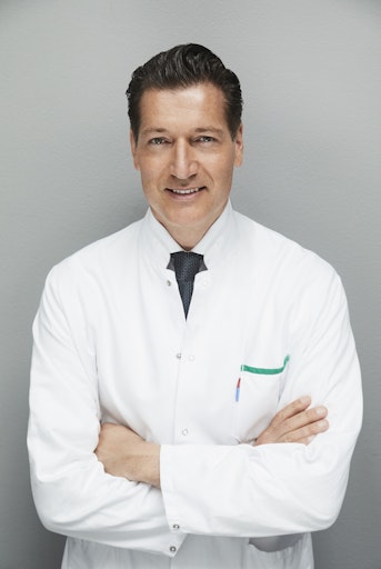 Vorschau Bild von Der Leiter des Michael-Ogon-Labors für Orthopädische Forschung:
Privatdozent Dr. Jochen Hofstätter