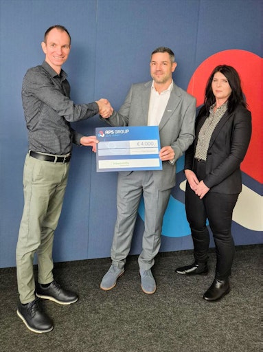 Spendenübergabe im Office Linz der APS Group