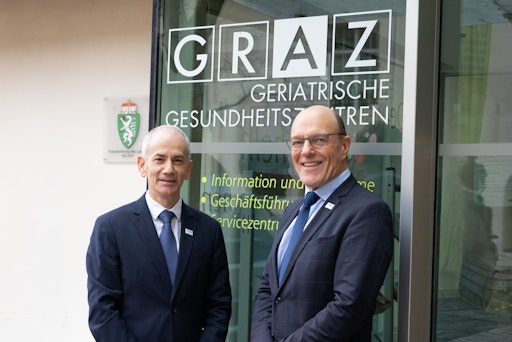 Vorschau Bild von 26 Jahre hat Gerd Hartinger als Geschäftsführer die Geriatrischen
Gesundheitszentren der Stadt Graz (GGZ) aufgebaut und geleitet. Mit
Jahresende geht er in den wohlverdienten Ruhestand und übergibt
seine Agenden an Nachfolger Andreas Jaklitsch.