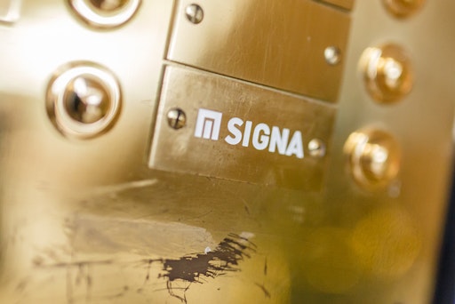 Vorschau Bild von Signa Markenrechte und Internet-Domains werden versteigert