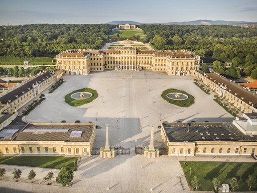 Vorschau Bild von Blick auf Schloss Hof von oben