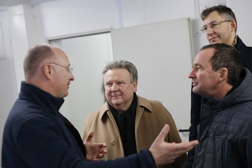 Bürgermeister Michael Ludwig, Bezirksvorsteher Markus Figl, und
Landespolizeipräsident Pürstl besuchen die Einsatzzentrale des
Wiener Silvesterpfad