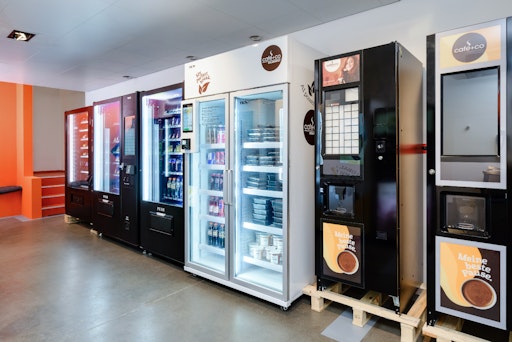 Vorschau Bild von café+co nimmt in Tschechien ihr Technik-Center in Betrieb. Damit
werden technische Entscheidungen – von neuen Automaten bis zu
Software-Updates – künftig zentral geprüft und gruppenweit
standardisiert.