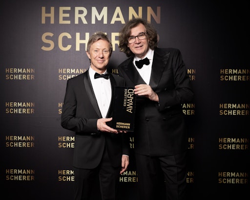  Verleihung des Excellence Award durch Hermann Scherer