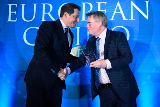 Vorschau Bild von (v.l.n.r.): Stefan Krenn (NOVOMATIC AG), Mark Harper (Grosvenor
Casinos)