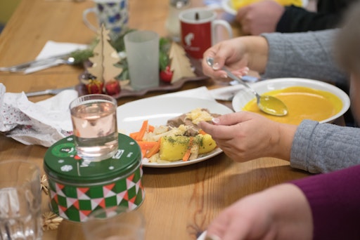 Vorschau Bild von Kürbissuppe und Tafelspitz wurden bei den Festessen 2025 als
Vorspeise und Hauptgang aufgetischt.