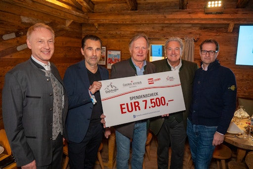 Rot-Weiss-Rotes Gipfeltreffen im Kronehaus: Casinos Austria unterstützt Franz Klammer Foundation mit € 7.500,00