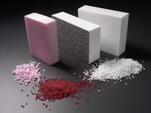 Vorschau Bild von Vorher – Nachher: XPS-Platten, WDVS und EPS-Platten werden zum
recycelten Rohstoff.