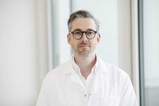  Prim. Priv.-Doz. Dr. Matthias Paireder, Vorstand der Abteilung
für Chirurgie im Göttlicher Heiland Krankenhaus