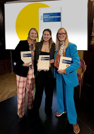 Die Herausgeberinnen des Handbuch Kreislaufwirtschaft