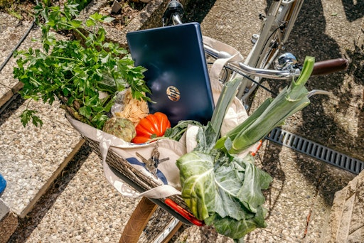 Österreicher:innen shoppen immer häufiger generalüberholte
Technik wie Smartphones, Tablets und auch Haushaltsgeräte.
Fotocredit: Back Market // Weiterer Text über ots und
https://www.ots.at/ / Die Verwendung dieses Bildes für redaktionelle
Zwecke ist unter Beachtung aller mitgeteilten Nutzungsbedingungen
zulässig und dann auch honorarfrei. Veröffentlichung ausschließlich
mit Bildrechte-Hinweis.