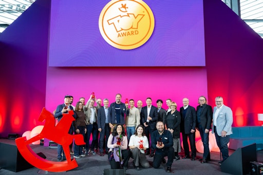  Die strahlenden Sieger des ToyAward 2026 zusammen mit den
Vorständen der Spielwarenmesse eG und der Jury. // Weiterer Text
über ots und www.presseportal.de/nr/40482 / Die Verwendung dieses
Bildes für redaktionelle Zwecke ist unter Beachtung aller
mitgeteilten Nutzungsbedingungen zulässig und dann auch honorarfrei.
Veröffentlichung ausschließlich mit Bildrechte-Hinweis.
