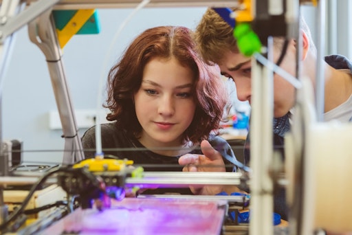 Mädchen und Burschen sollen einfachen Zugang zu „Making“ haben –
Unter Leitung des AIT werden jetzt mobile Makerspaces entwickelt
