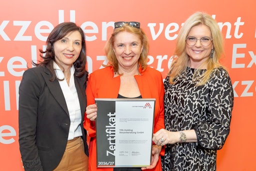 Von links nach rechts: TPA Partnerinnen Birgit Perkounig und
Veronika Seitweger mit Leitbetriebe Austria GF Monica Rintersbacher