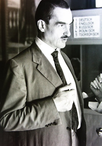  Karel Schwarzenberg auf der Konferenz "Central Europe on the Way
to Democracy" im Jahr 1990