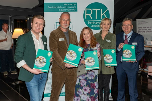 Vorschau Bild von v.l.n.r. RTK Vorstandsmitglied Gilbert Kratschmann, RTK
Vorstandsmitglied Andreas Ablinger, RTK Geschäftsführung Uschi
Huber, RTK Vizepräsidentin Ulli Retter, RTK Präsident Thomas Ziegler