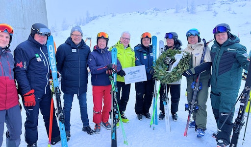 Vorschau Bild von v. l. n. r.: Michael Prägant, Dieter Mörtl, Klaus Ehrenbrandtner,
Christian Stattmann, Matthias Krenn, Matthias Mayer, Franz Klammer,
Fritz Strobl, Jakob Forstnig