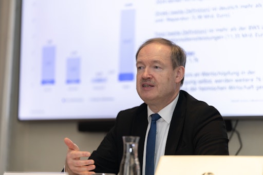 Vorschau Bild von Sudienautor Univ.-Prof. Dr. Christian Helmenstein vom Economica
Institut für Wirtschaftsforschung