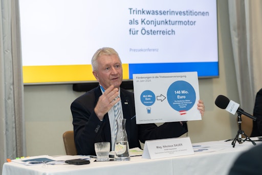 Vorschau Bild von ÖVGW-Vizepräsident Mag. Nikolaus Sauer und Sprecher der
Trinkwasserversorger