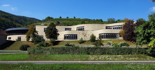 Neubau der Danube Private University