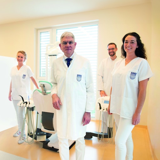 Vorschau Bild von We develop leaders in dentistry and medicine!